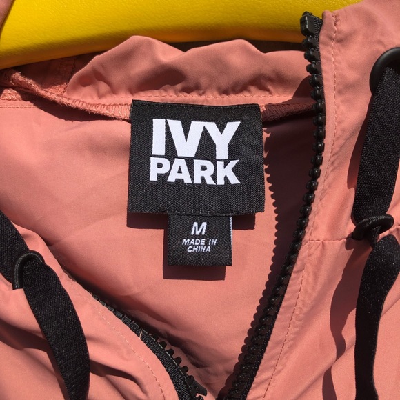 Beyonce Ivy Park Cropped hoodie - Picture 3 of 7